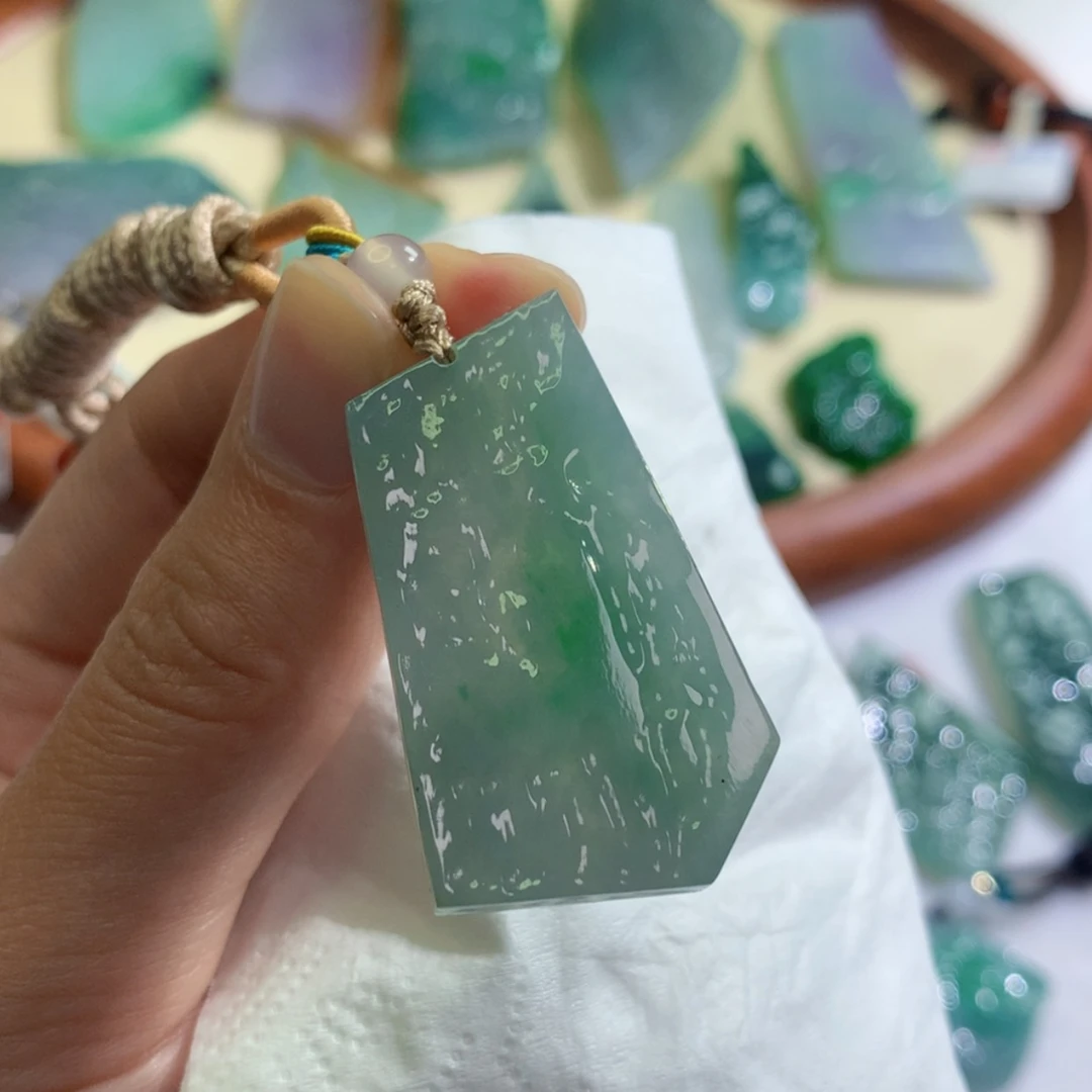 【闪购商品】翡翠吊坠(不含链)未镶嵌 8839