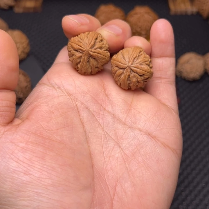 吊坠文玩核桃四棱