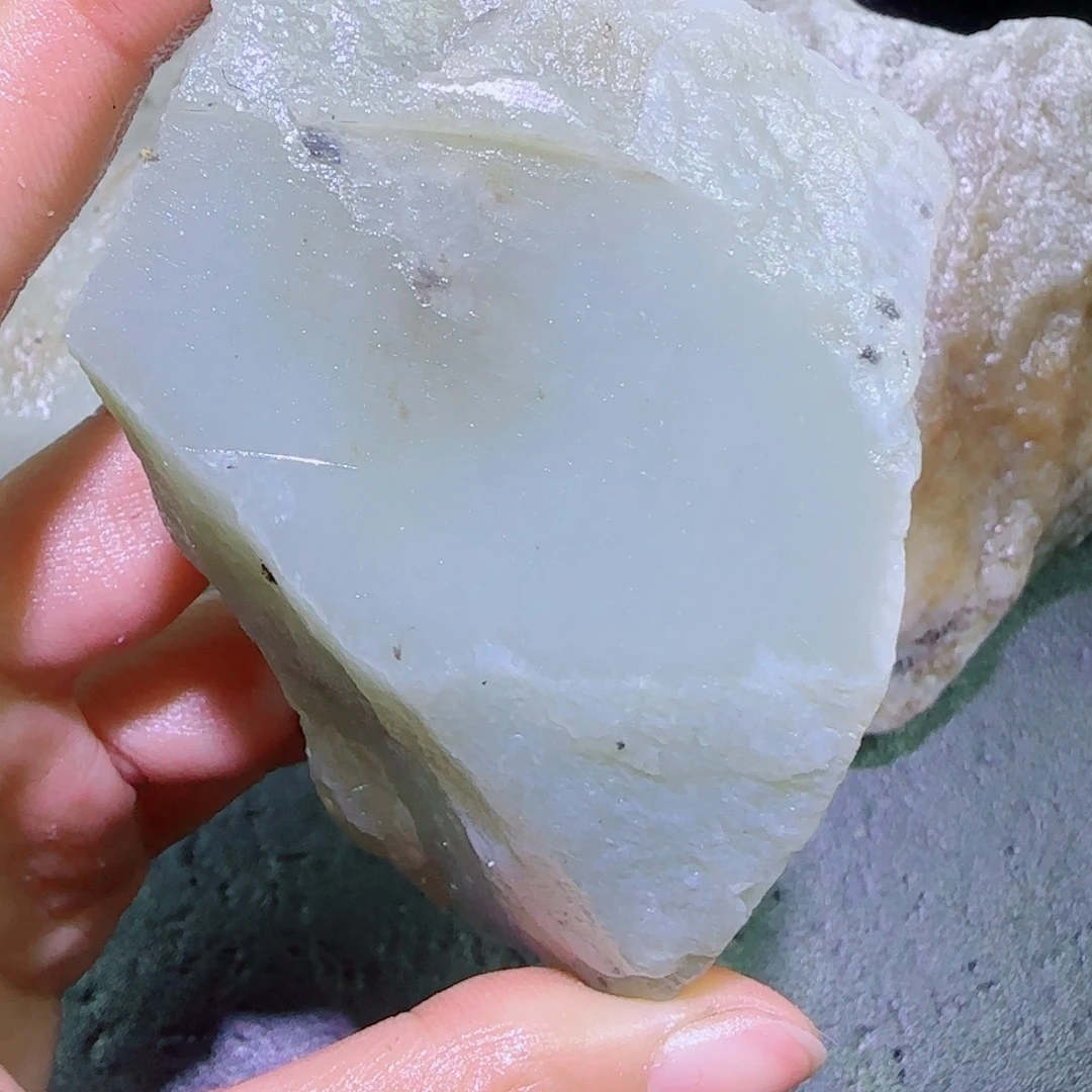 闲***醉和田玉未镶嵌珠宝半成品