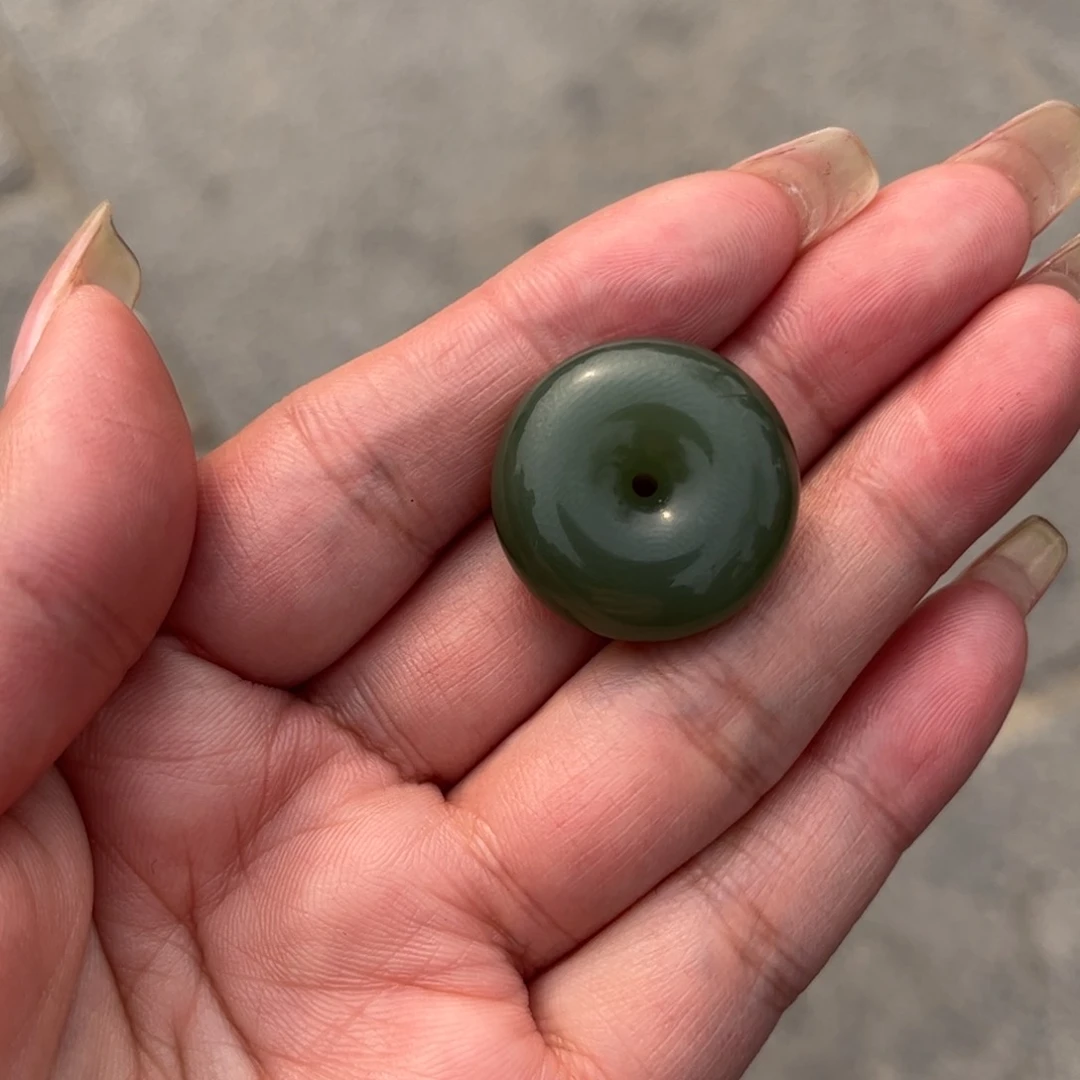 和田玉耳饰未镶嵌