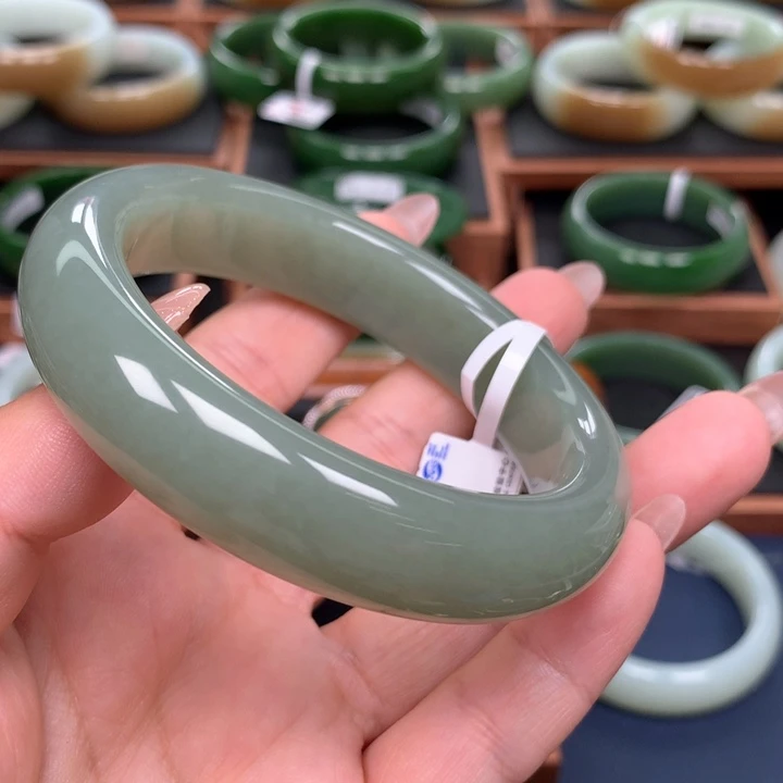 和田玉手镯未镶嵌6162圈口