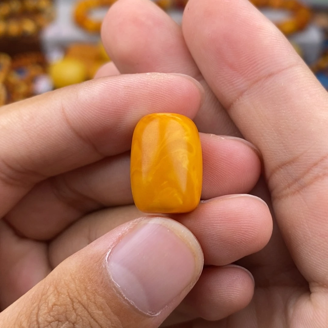 未镶嵌琥珀珠宝奇石