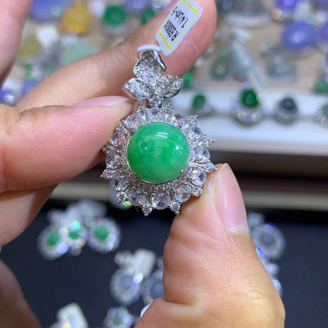 翡翠颈饰银S925镶嵌翡翠吊坠