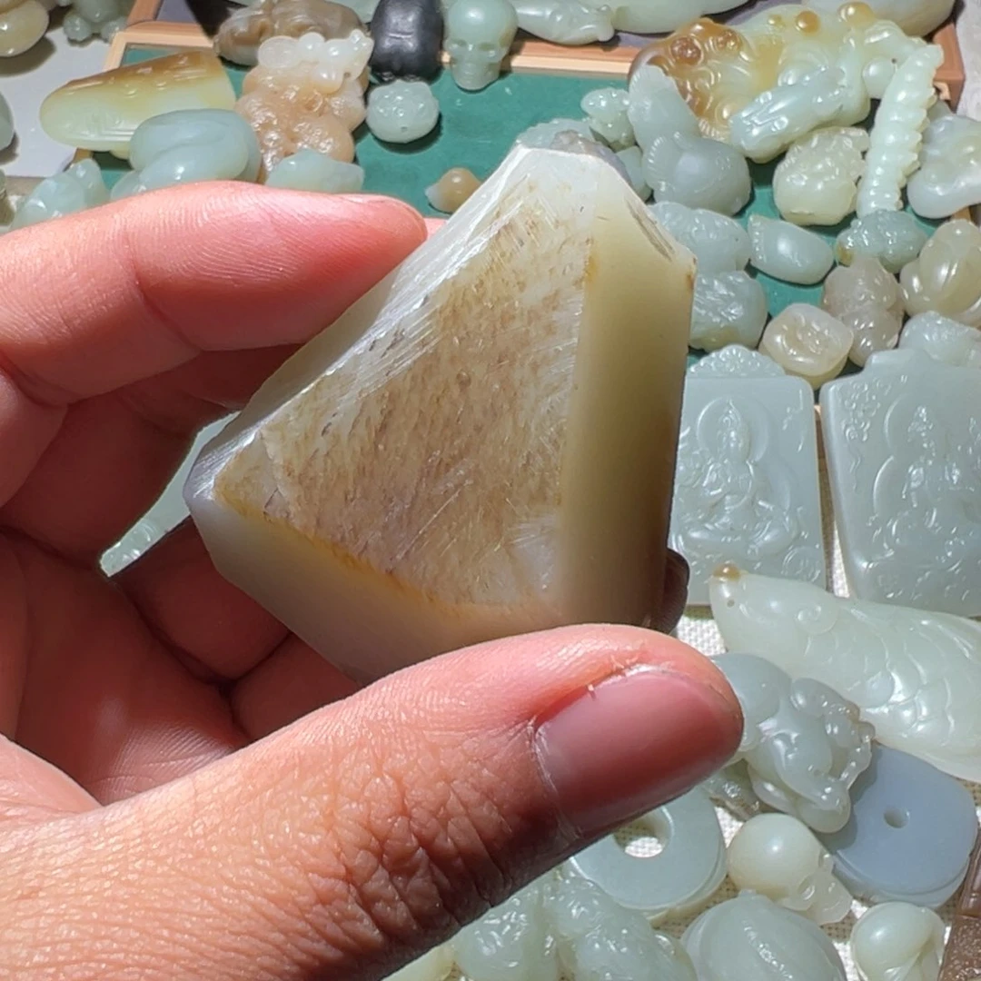 颈饰未镶嵌和田玉