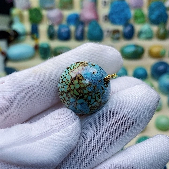 绿松石配饰未镶嵌我**雨