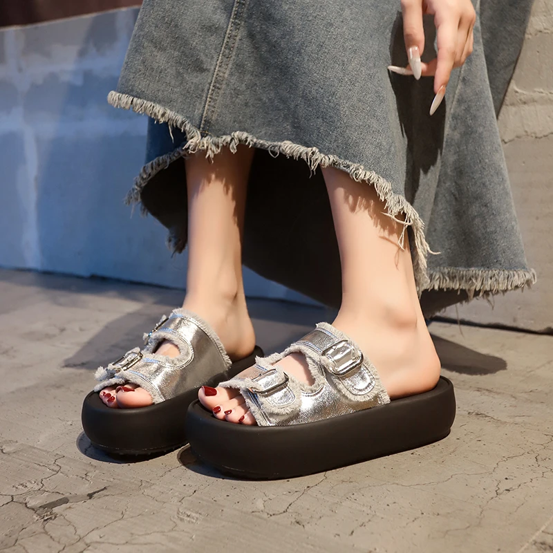 爆款银色拖鞋女夏季外穿2025新款厚底增高一字拖高级感沙滩凉拖潮