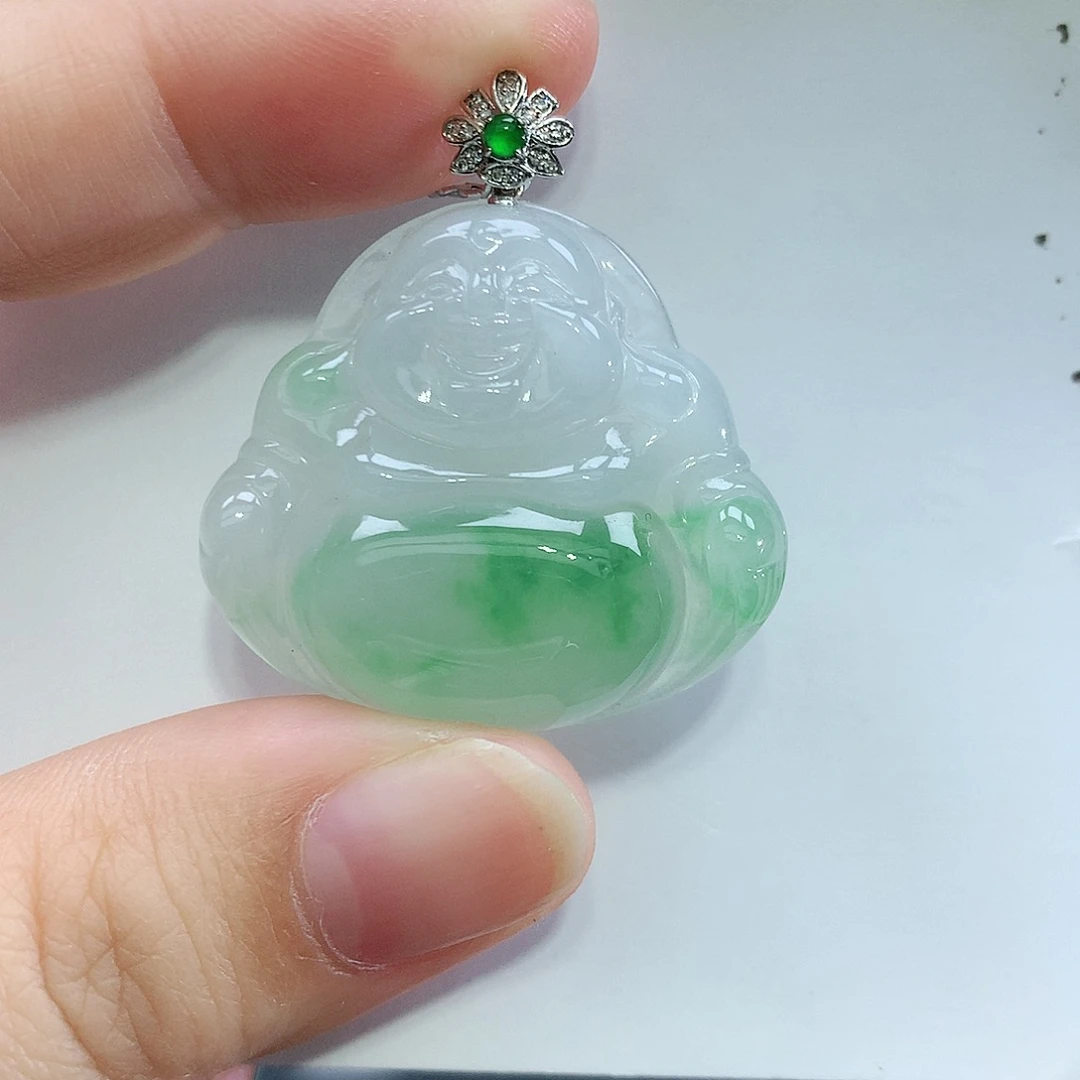 翡翠18K金镶嵌颈饰佛