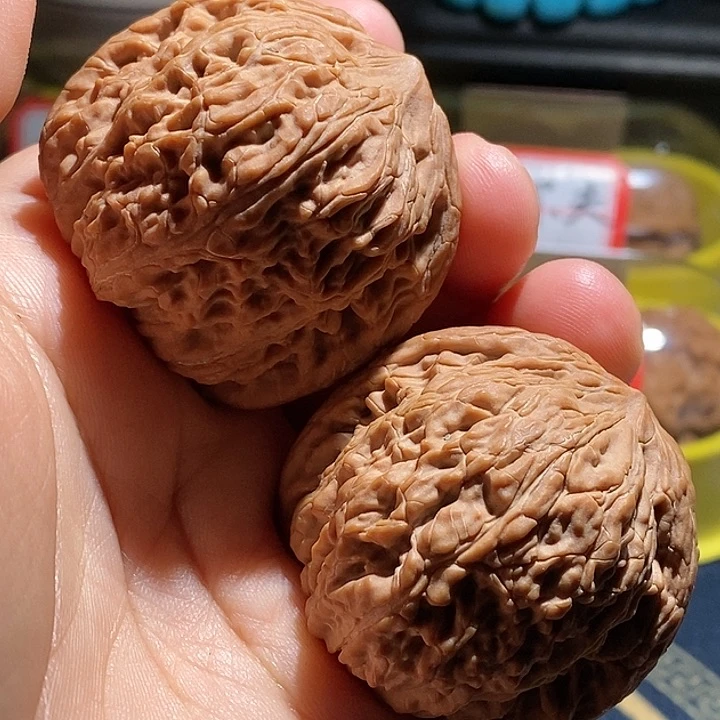 【闪购商品】吊坠文玩核桃绣球