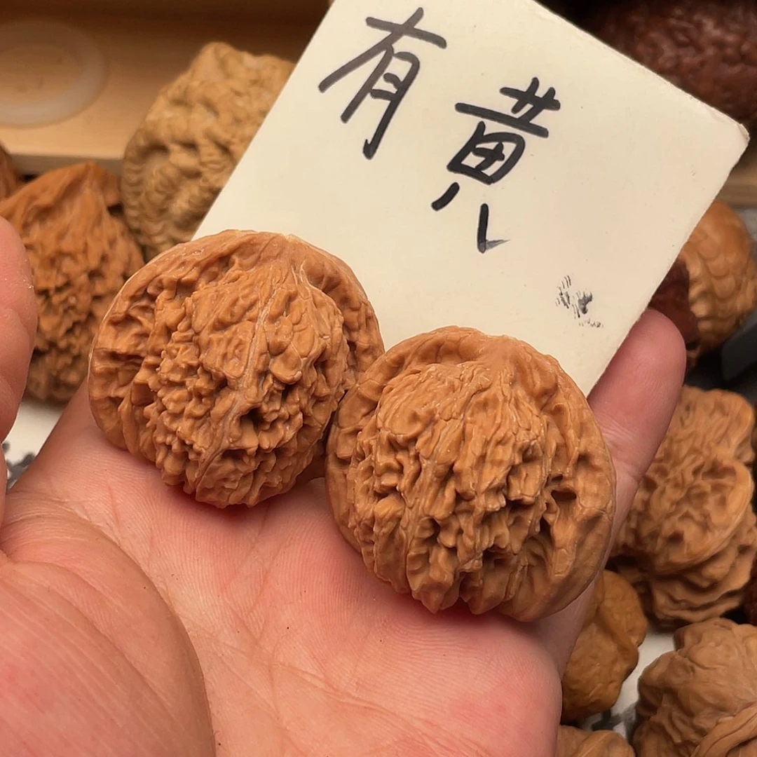 用***2文玩核桃吊坠楼子