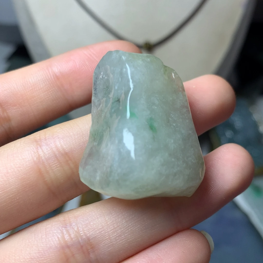 翡翠颈饰未镶嵌吊坠