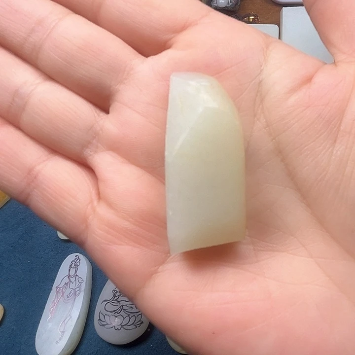 定制和田玉挂件未镶嵌绿*车