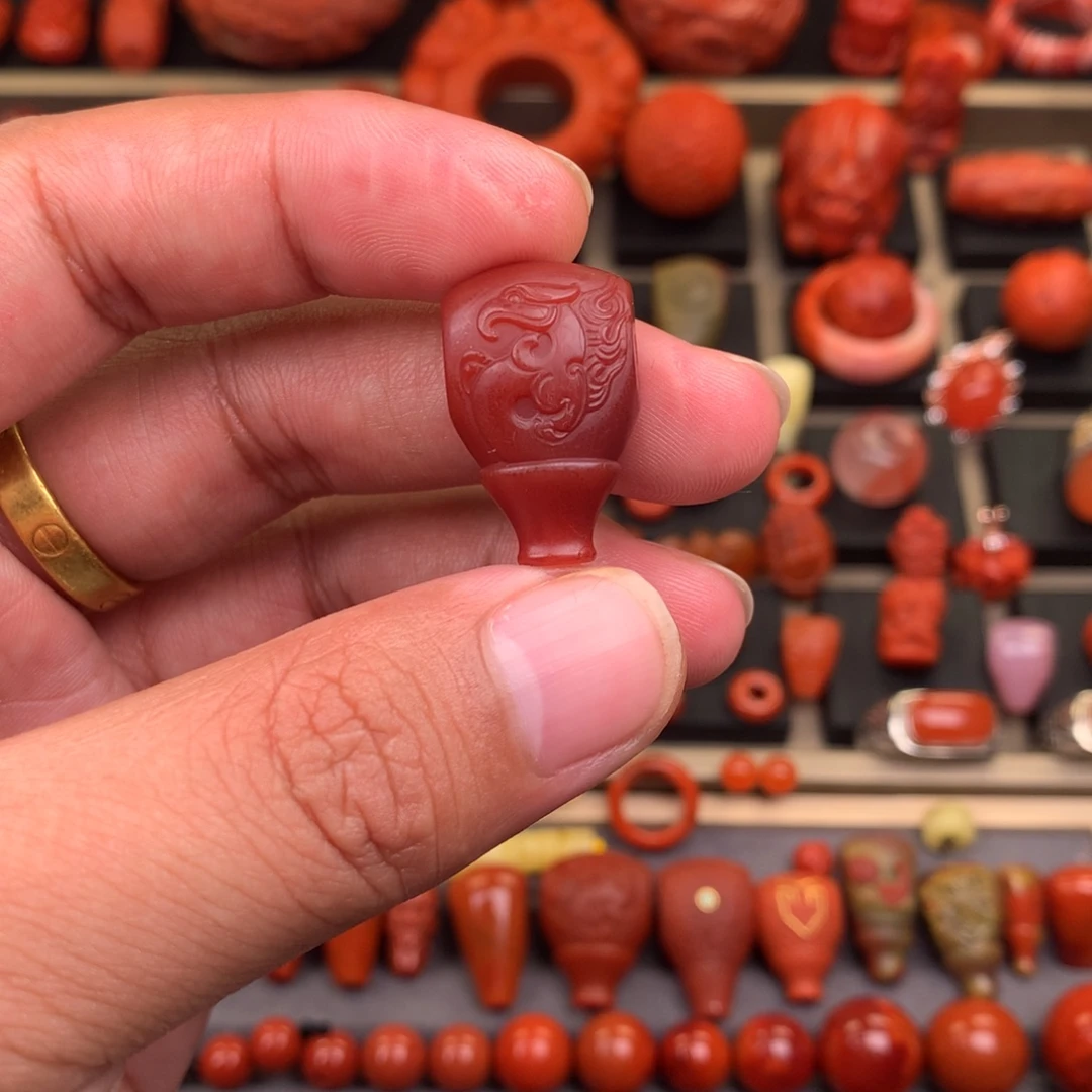 南红玛瑙未镶嵌牛血三通15+