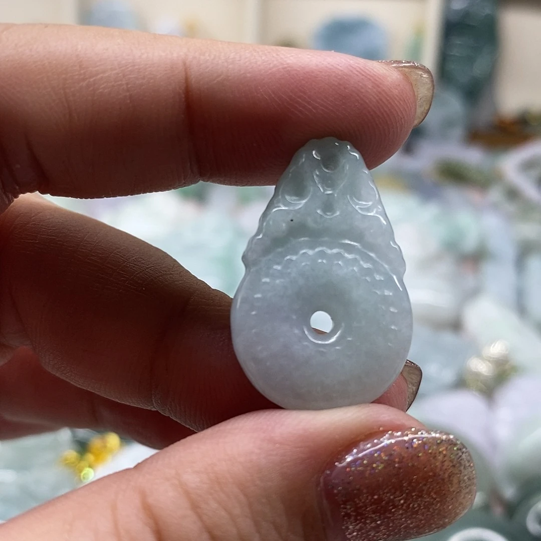 颈饰未镶嵌翡翠天然