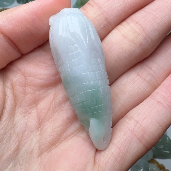 翡翠未镶嵌颈饰玉米