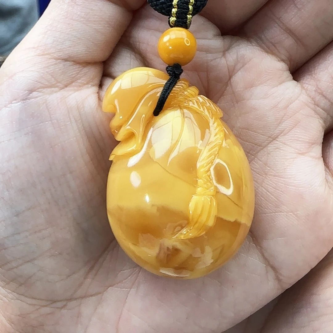 未镶嵌颈饰琥珀吊坠