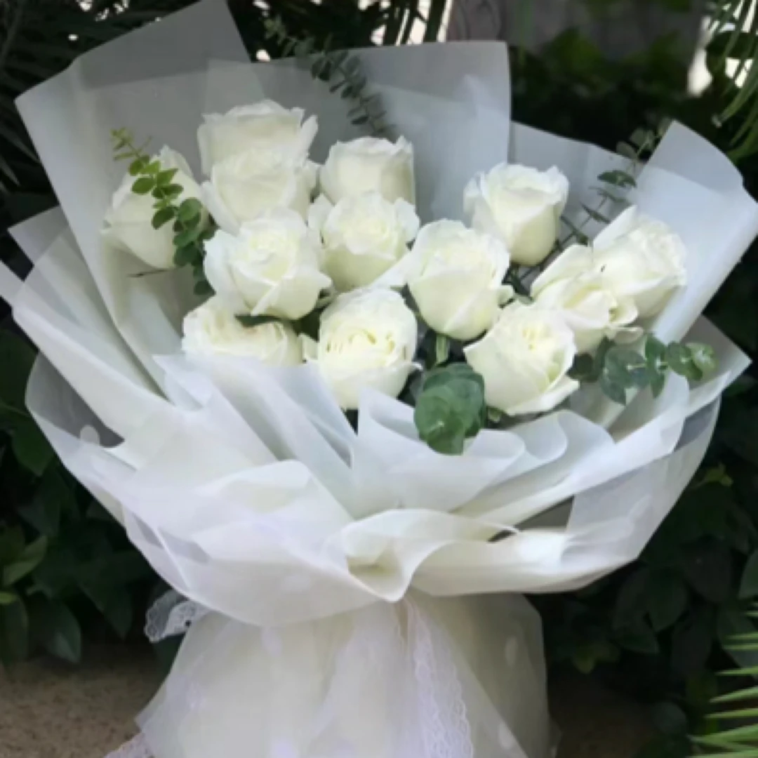 纯洁的爱（11支白玫瑰）送女友 老婆 闺蜜