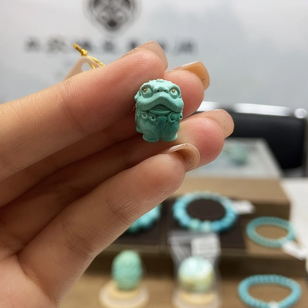 绿松石未镶嵌颈饰