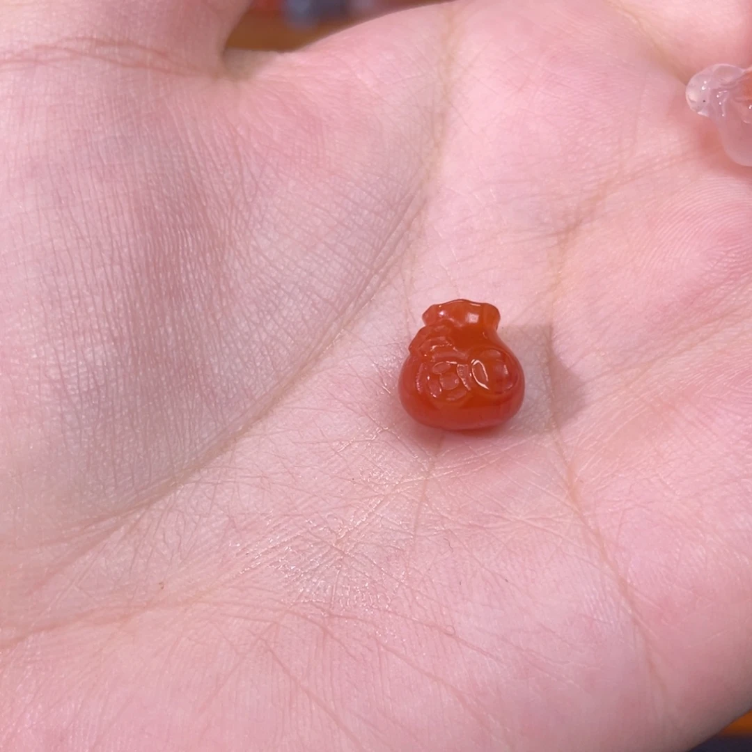 一****南红玛瑙未镶嵌钱袋