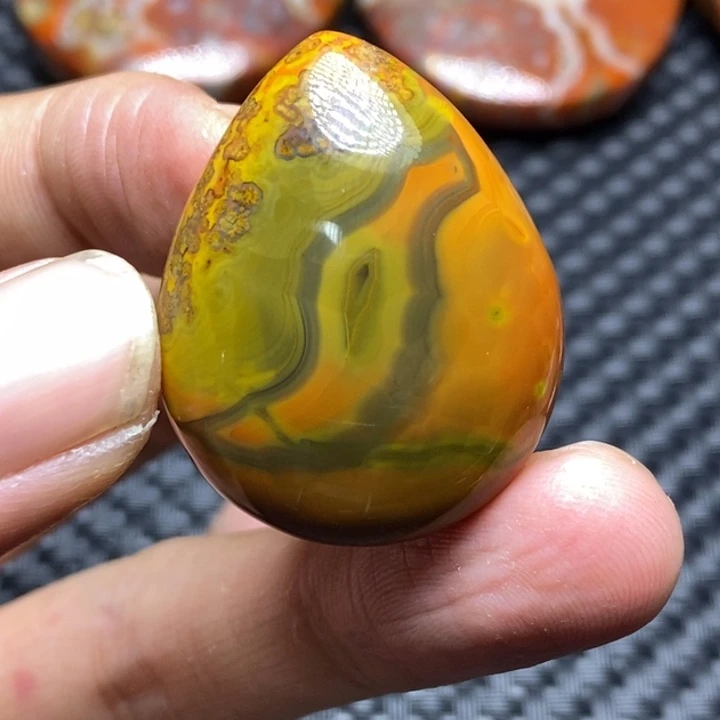 玛瑙/玉髓颈饰未镶嵌荷**色