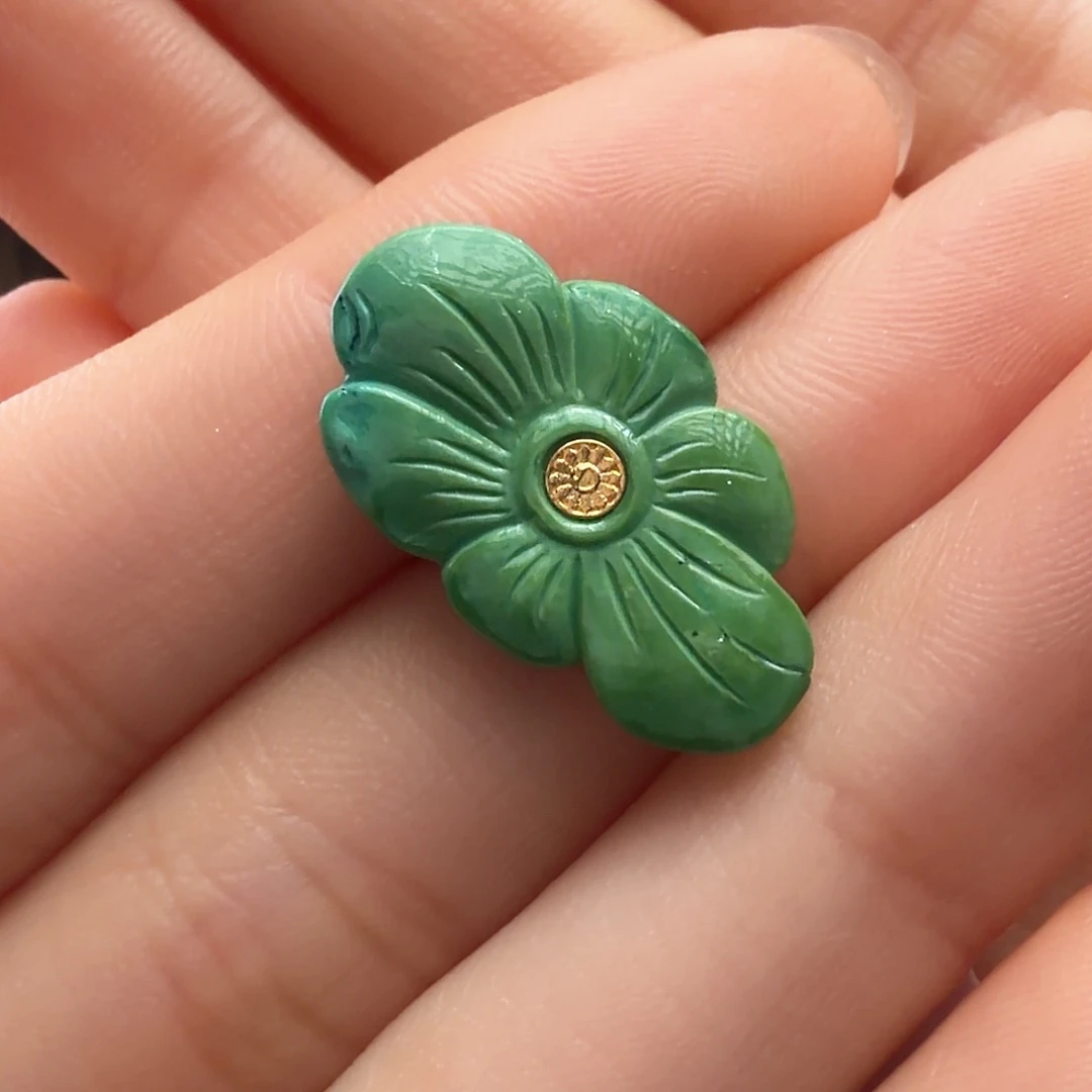 绿松石未镶嵌颈饰