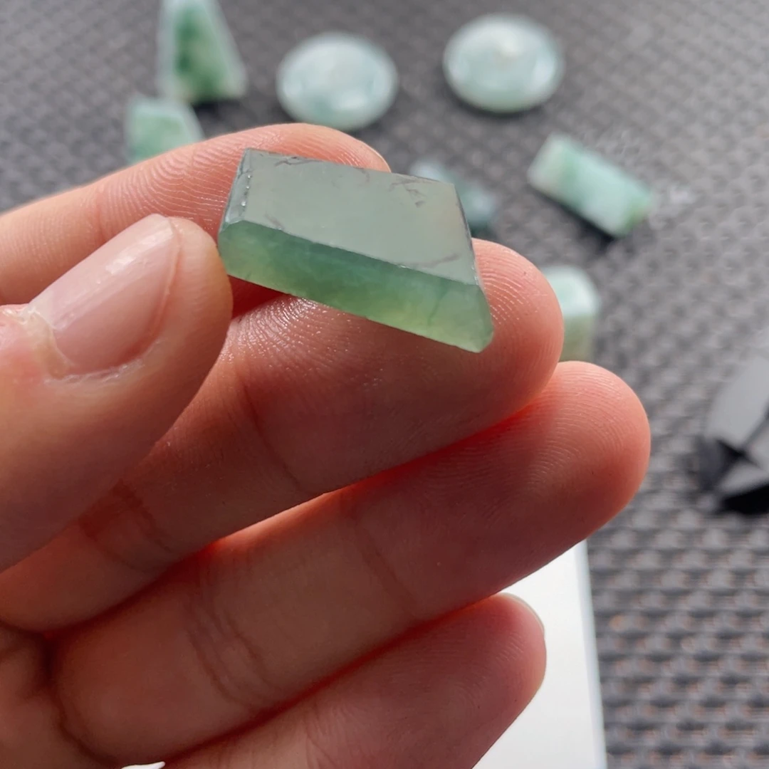 定制翡翠未镶嵌翡翠