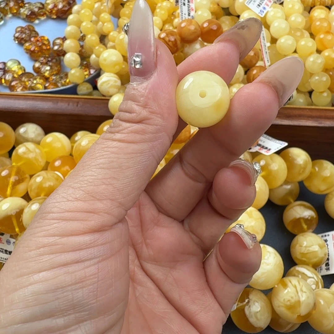 琥珀未镶嵌珠宝奇石
