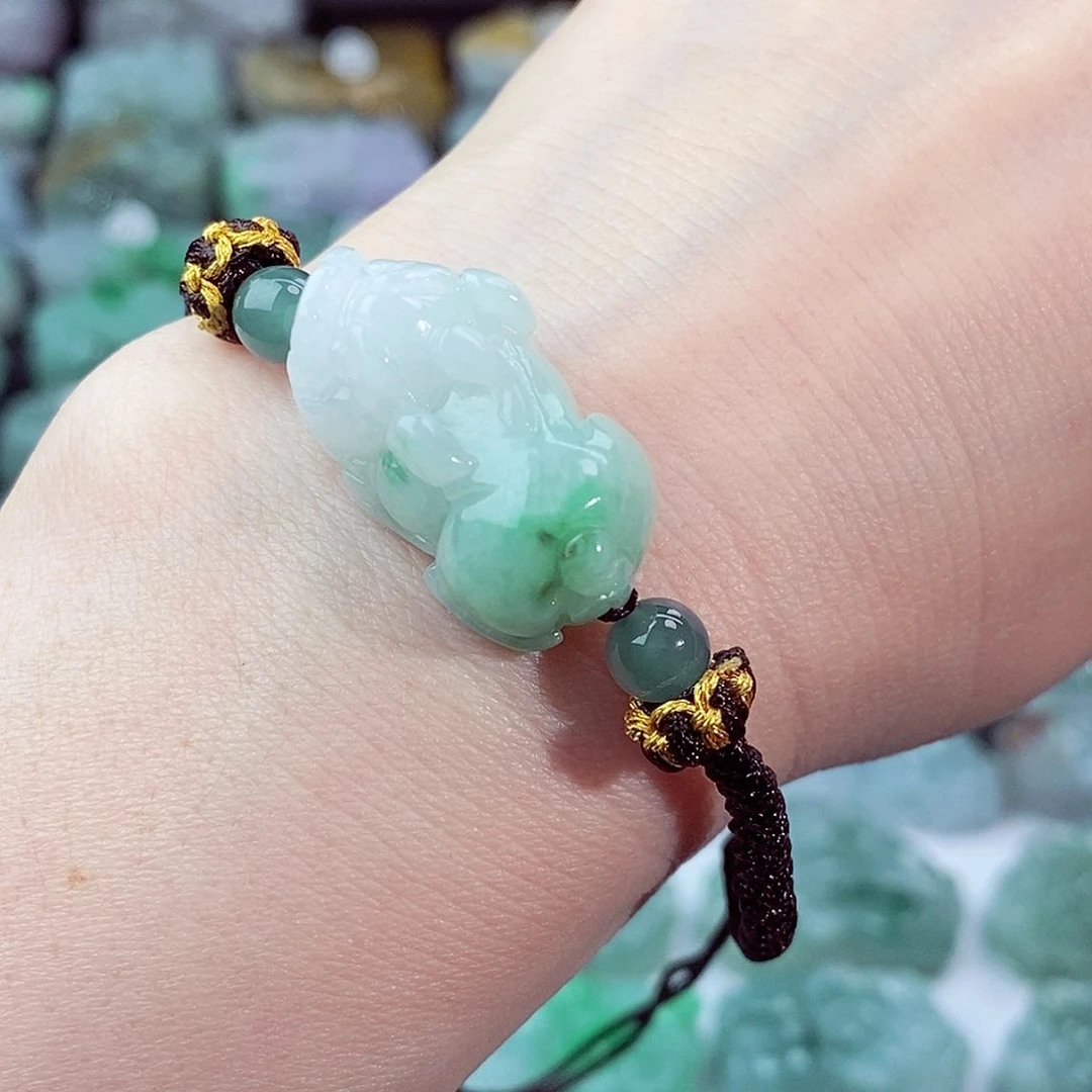 颈饰未镶嵌翡翠天然