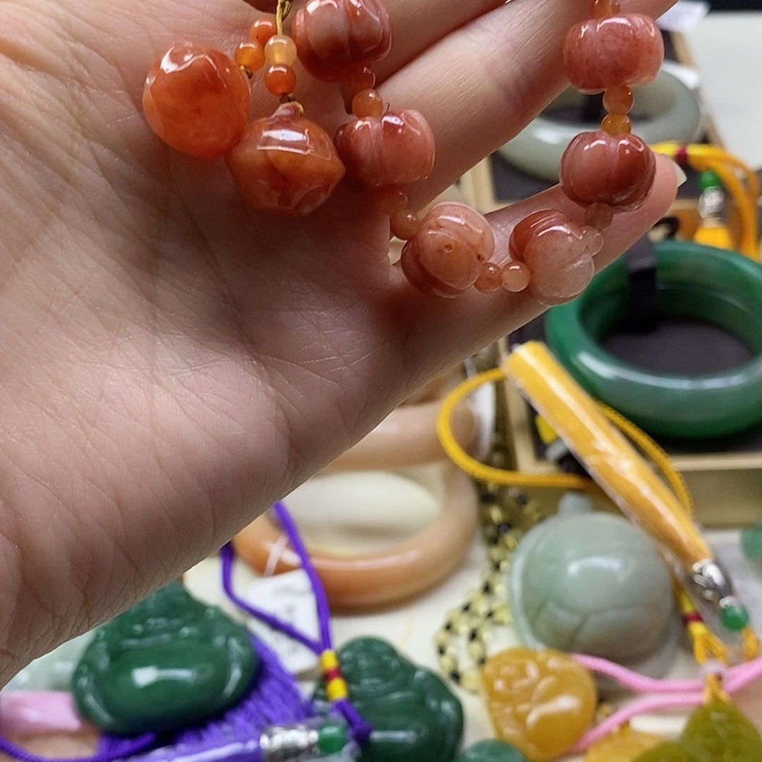 谢***姐合金手镯石英质玉(非洲翠)