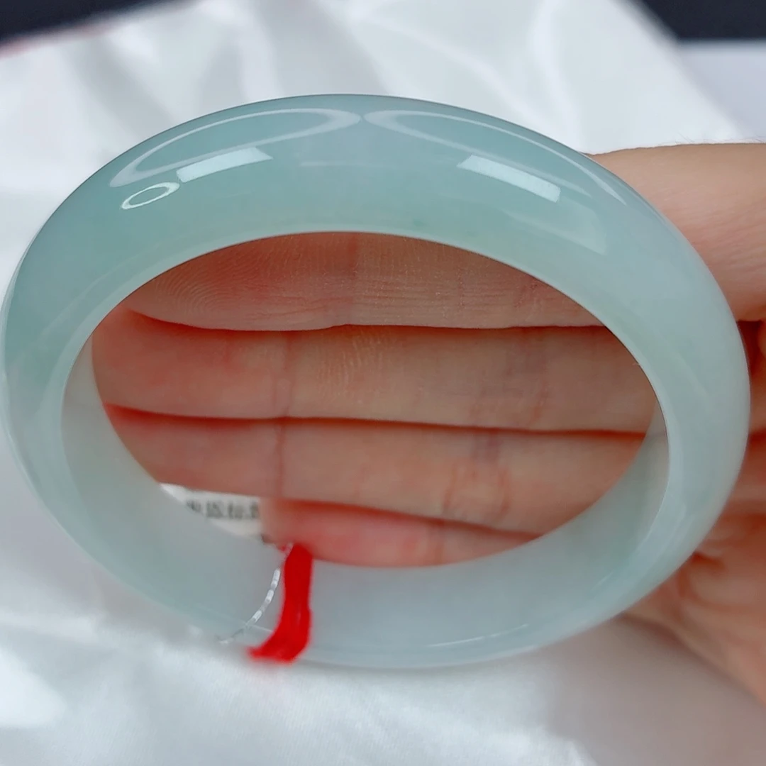 翡翠未镶嵌手镯57.3正圈，润感好细腻，07