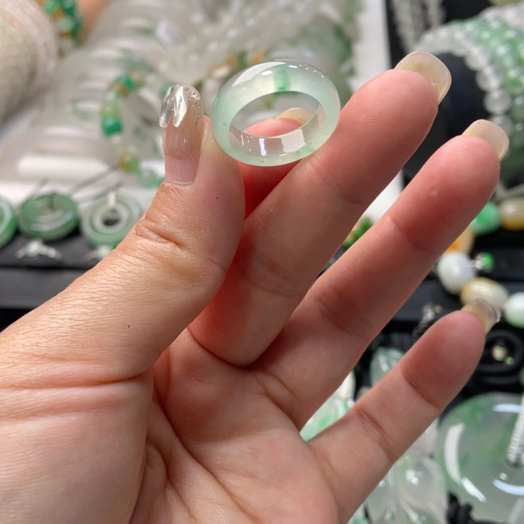 未镶嵌石英质玉戒圈