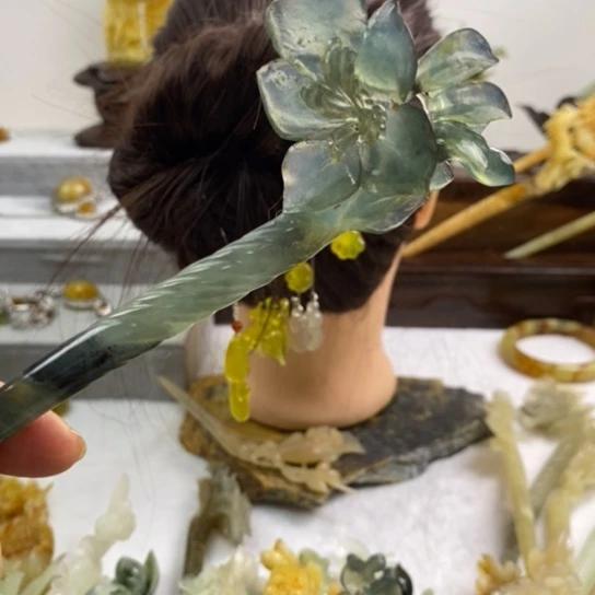 【闪购商品】蛇纹石玉合金发饰月*