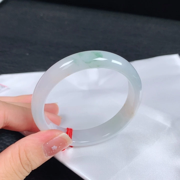 未镶嵌手镯翡翠。。