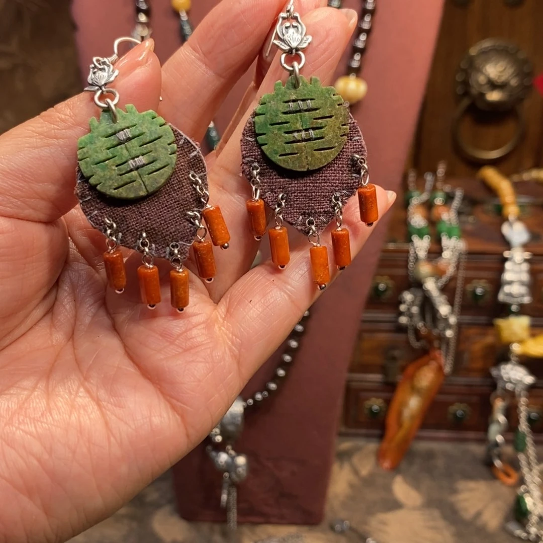 翡翠吊坠(赠链)未镶嵌