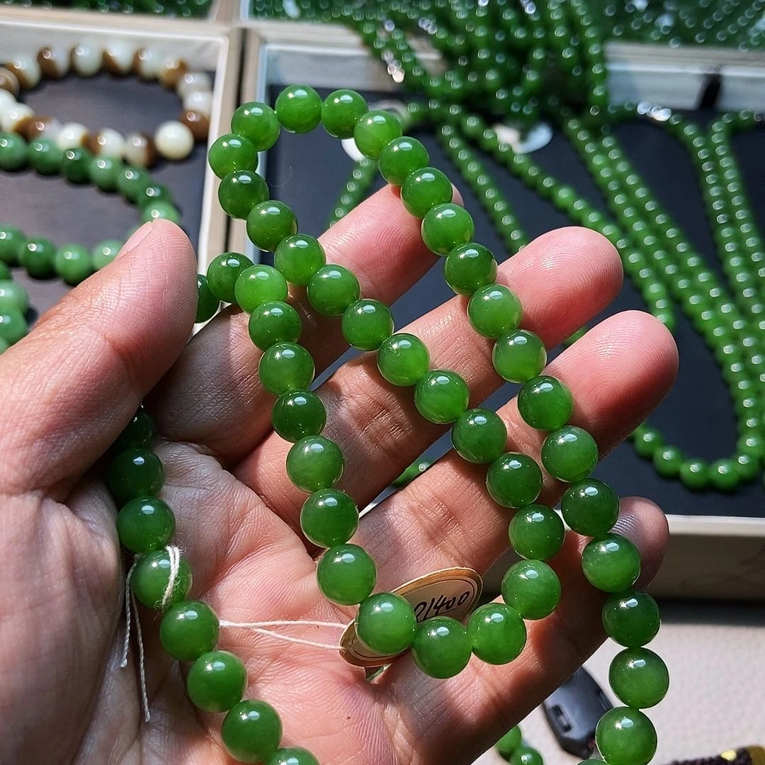 萍***姐和田玉（碧玉）未镶嵌手链