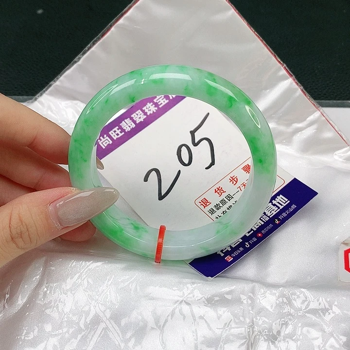 翡翠手镯未镶嵌翡翠12