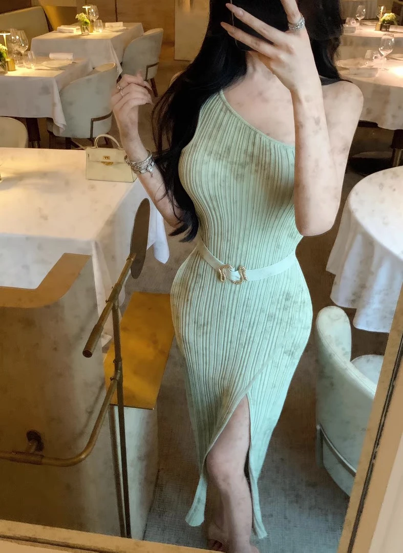 夏日绝美裙子法式气质蛇形腰带竖坑针织长裙女性感单肩吊带一步裙