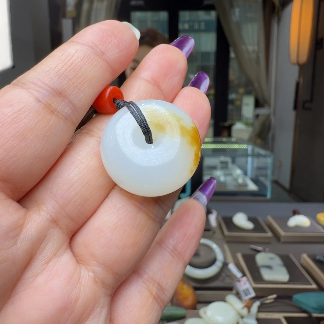 X***8和田玉未镶嵌颈饰