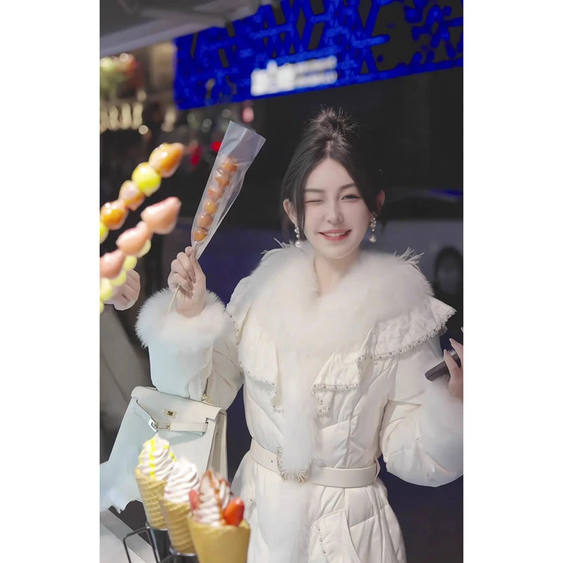 大牌断码法式小香风白色羽绒服秋冬2025新款鸭绒中长款毛边拼接超