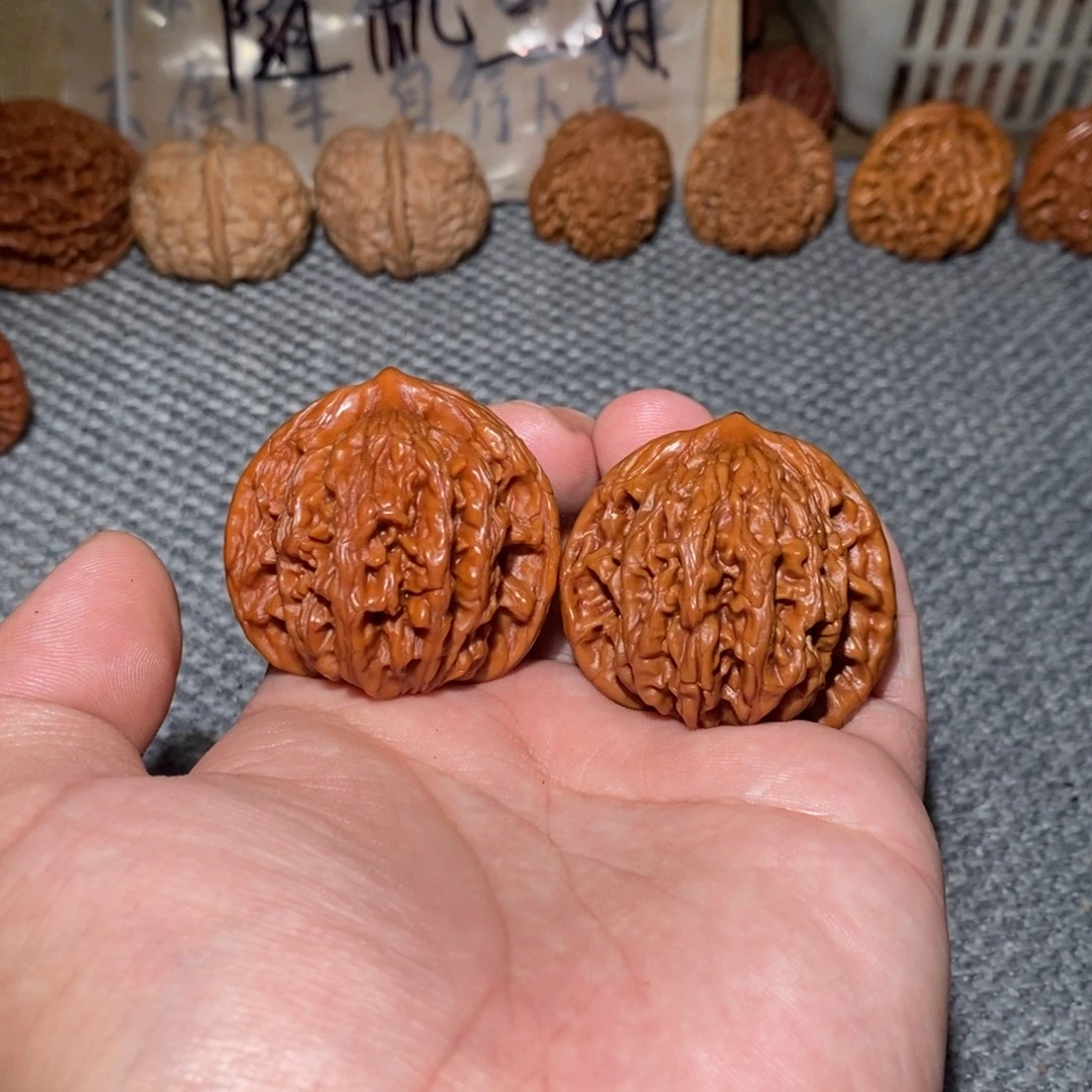 文玩核桃把件42.40.40虎头