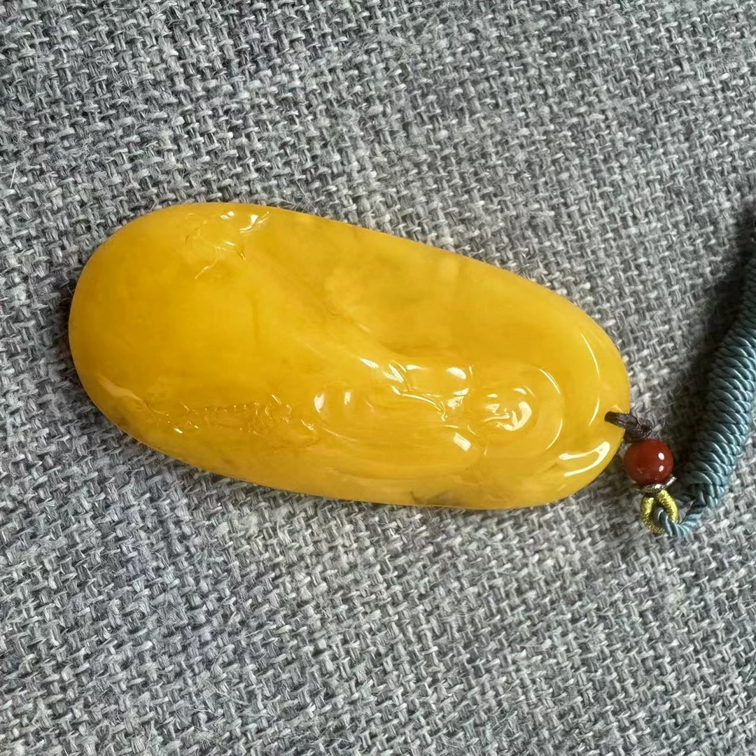 [竞拍]蜜蜡鸡油黄悟道吊坠  610070136