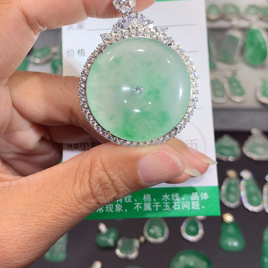 颈饰银S925镶嵌石英质玉（非洲翠）