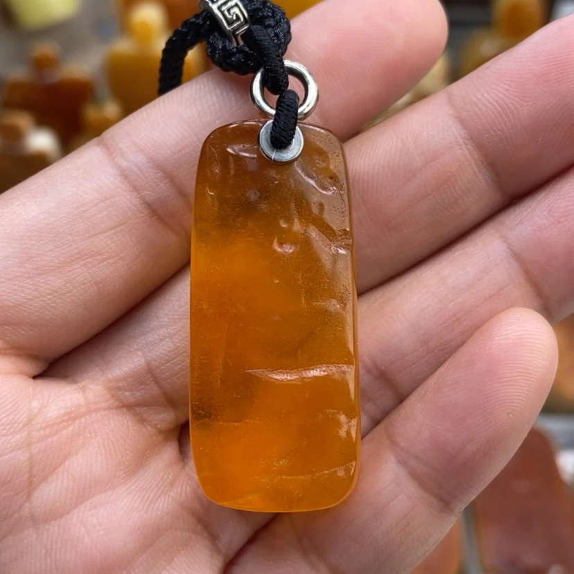 【闪购商品】琥珀颈饰未镶嵌