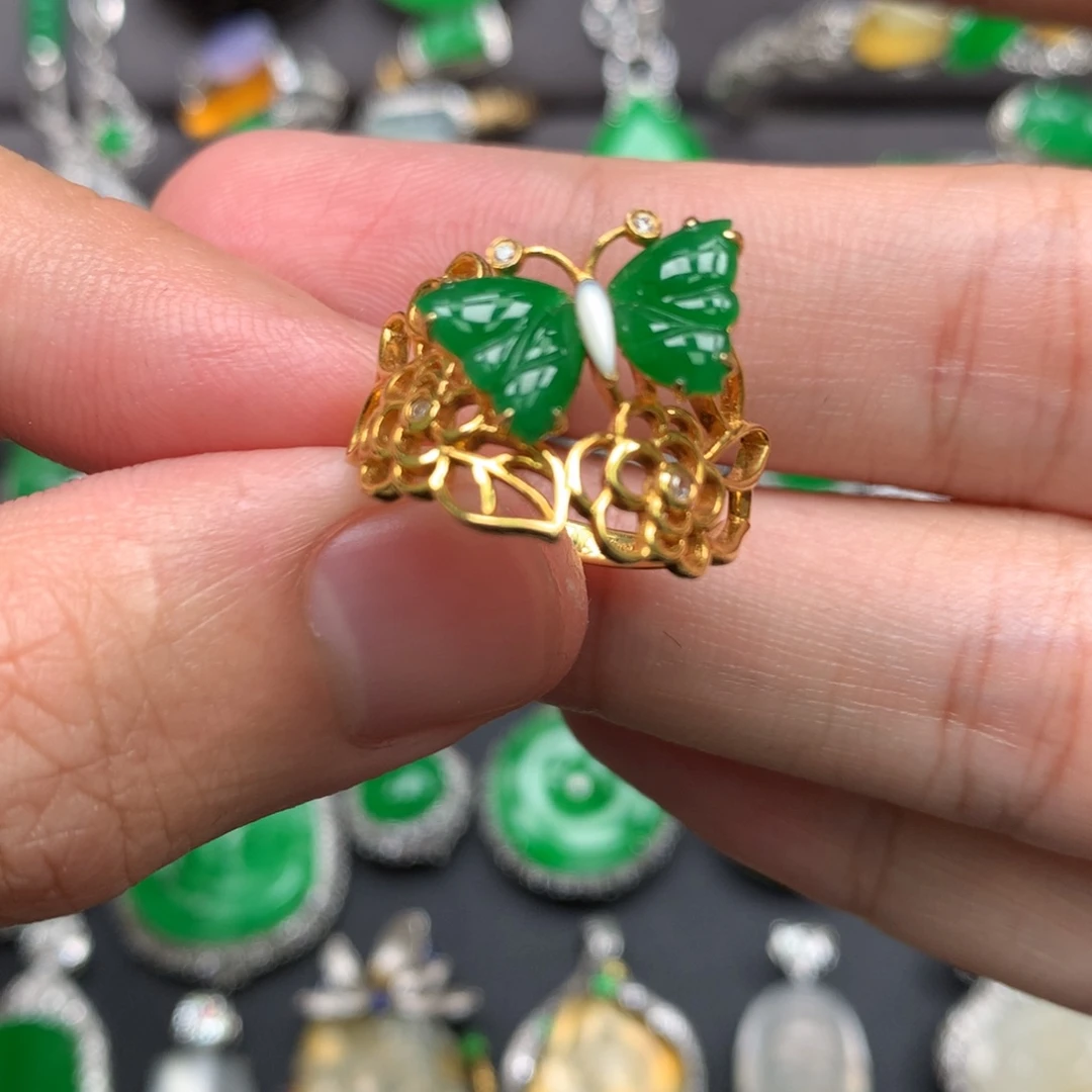 翡翠18K金镶嵌戒指