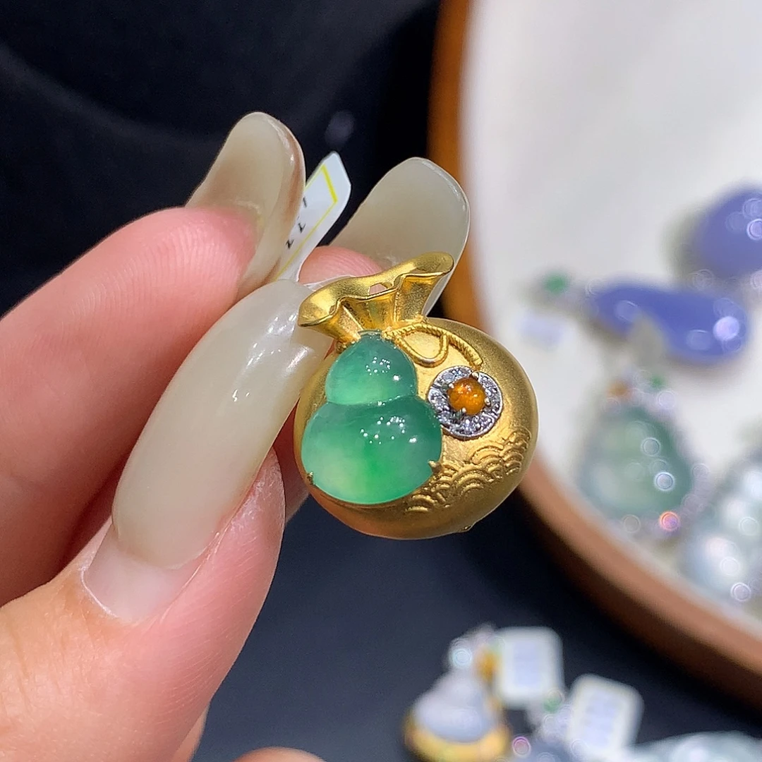 翡翠18K金镶嵌吊坠(不含链)