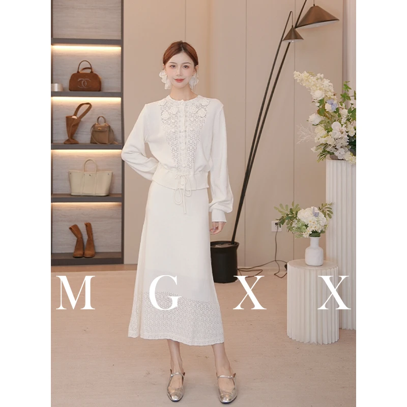 MG小象 【法式浪漫】蕾丝显瘦气质长袖复古上衣半裙套装 M825X12959