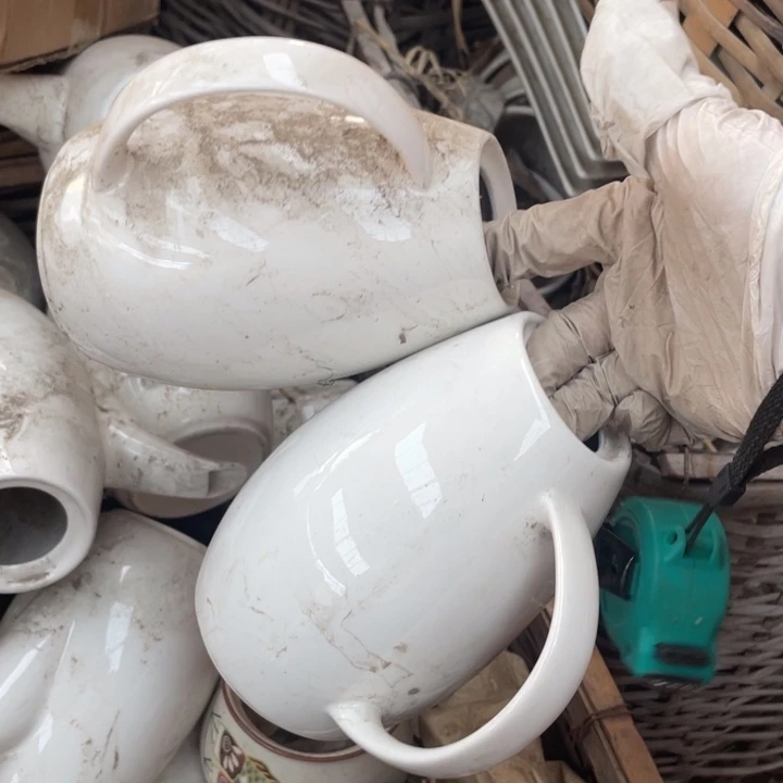 其他盘子碗砂锅都有