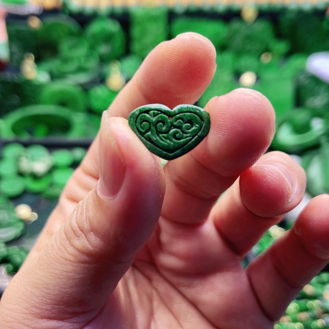 老***深翡翠未镶嵌颈饰吊坠，福利