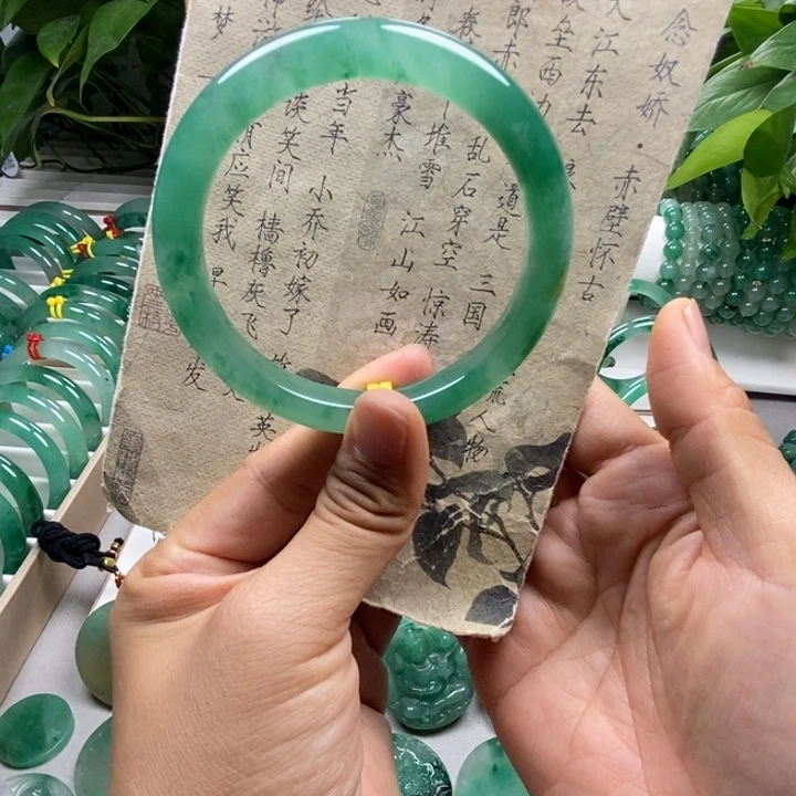 石英质玉未镶嵌手镯