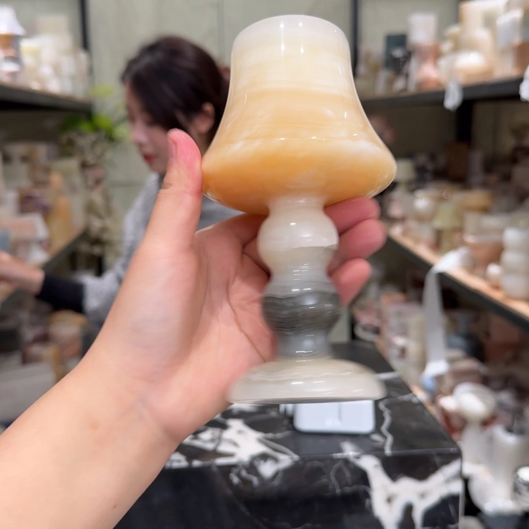 大理石R12。  关机。