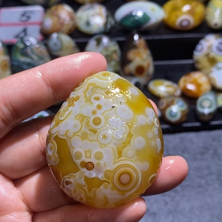 玛瑙/玉髓未镶嵌珠宝奇石83